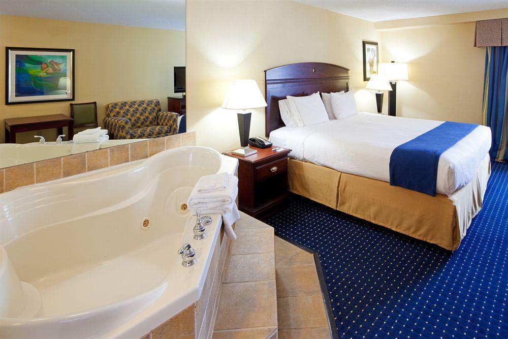 Holiday Inn Express Hotel & Suites Annapolis By Ihg Room photo